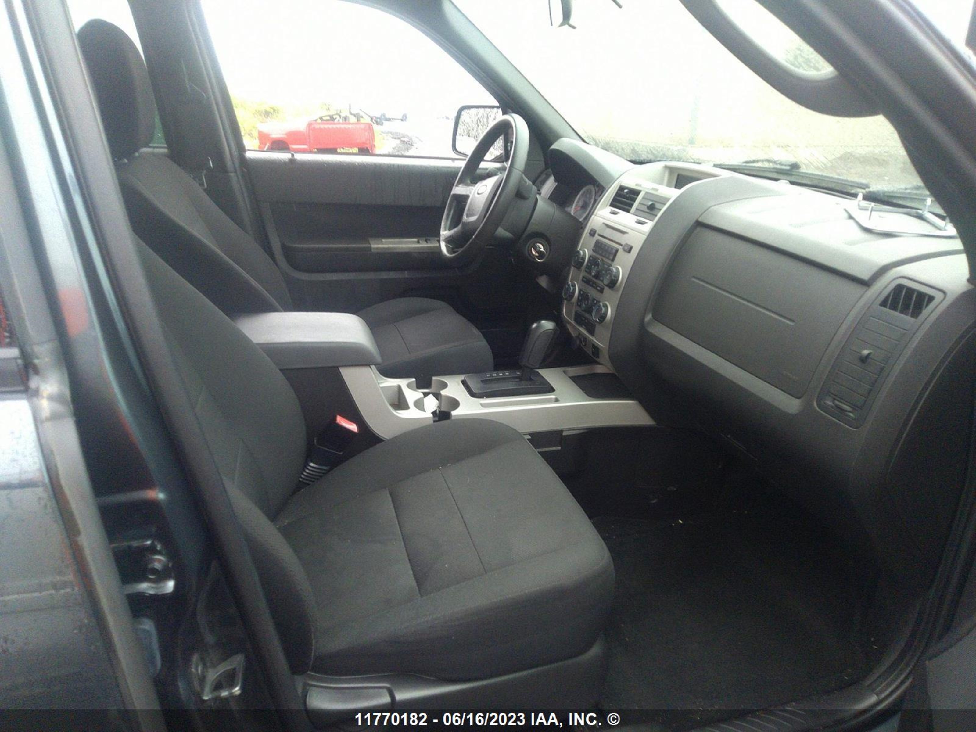 Photo 4 VIN: 1FMCU93G79KB38288 - FORD ESCAPE 