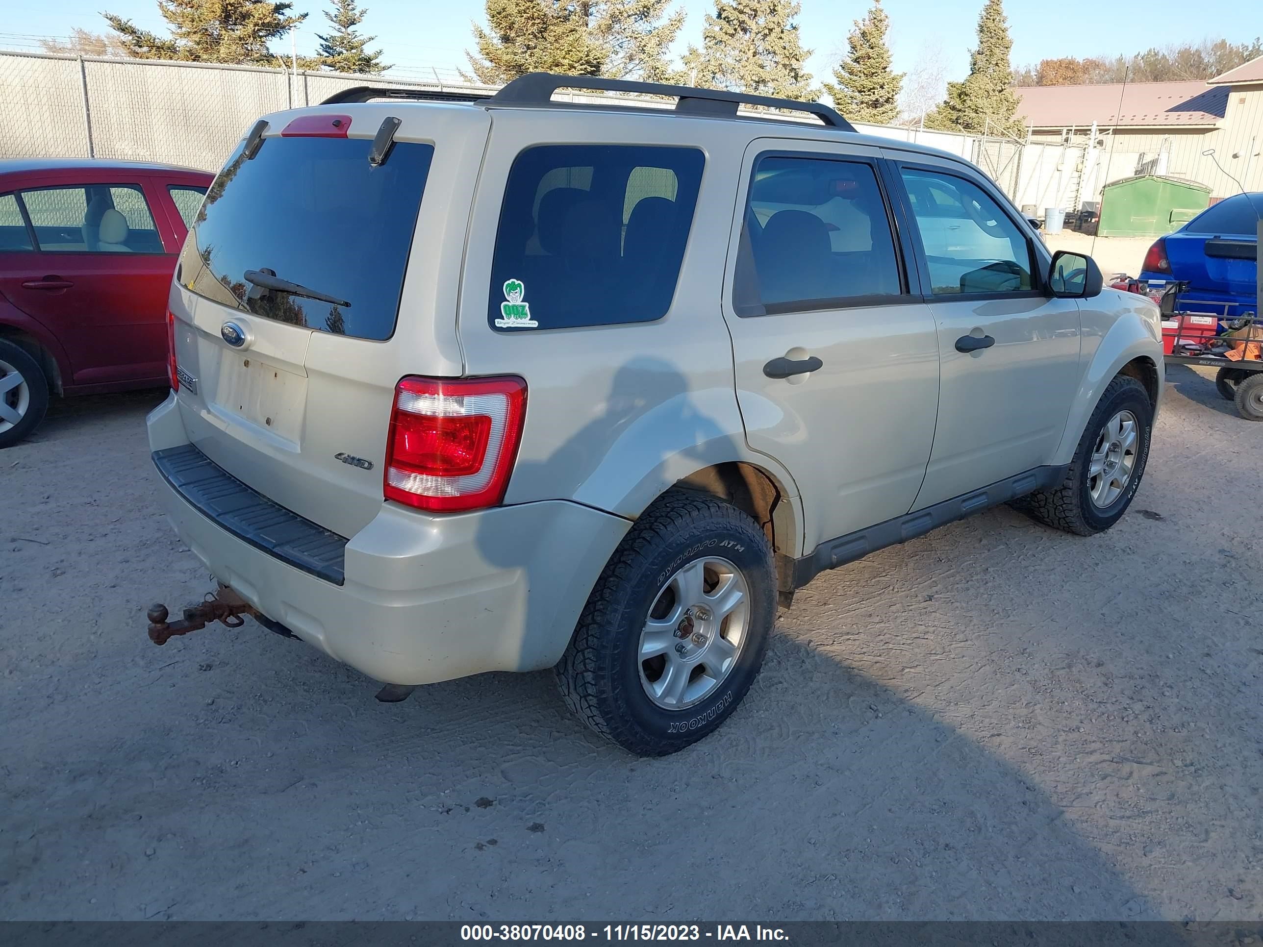 Photo 3 VIN: 1FMCU93G89KA56862 - FORD ESCAPE 