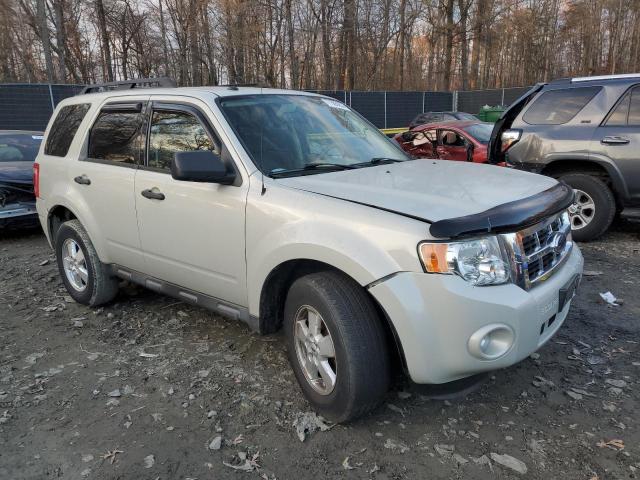 Photo 3 VIN: 1FMCU93G99KA82189 - FORD ESCAPE 