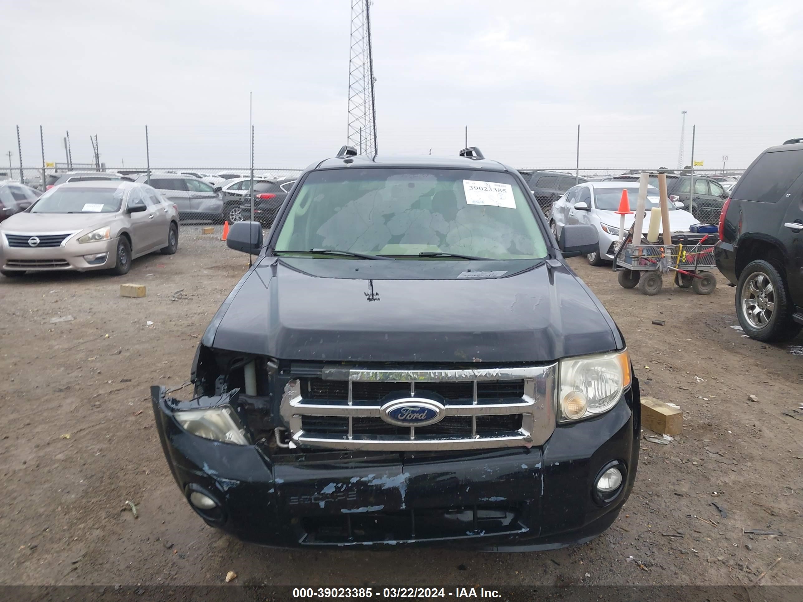 Photo 11 VIN: 1FMCU93GX9KB86139 - FORD ESCAPE 