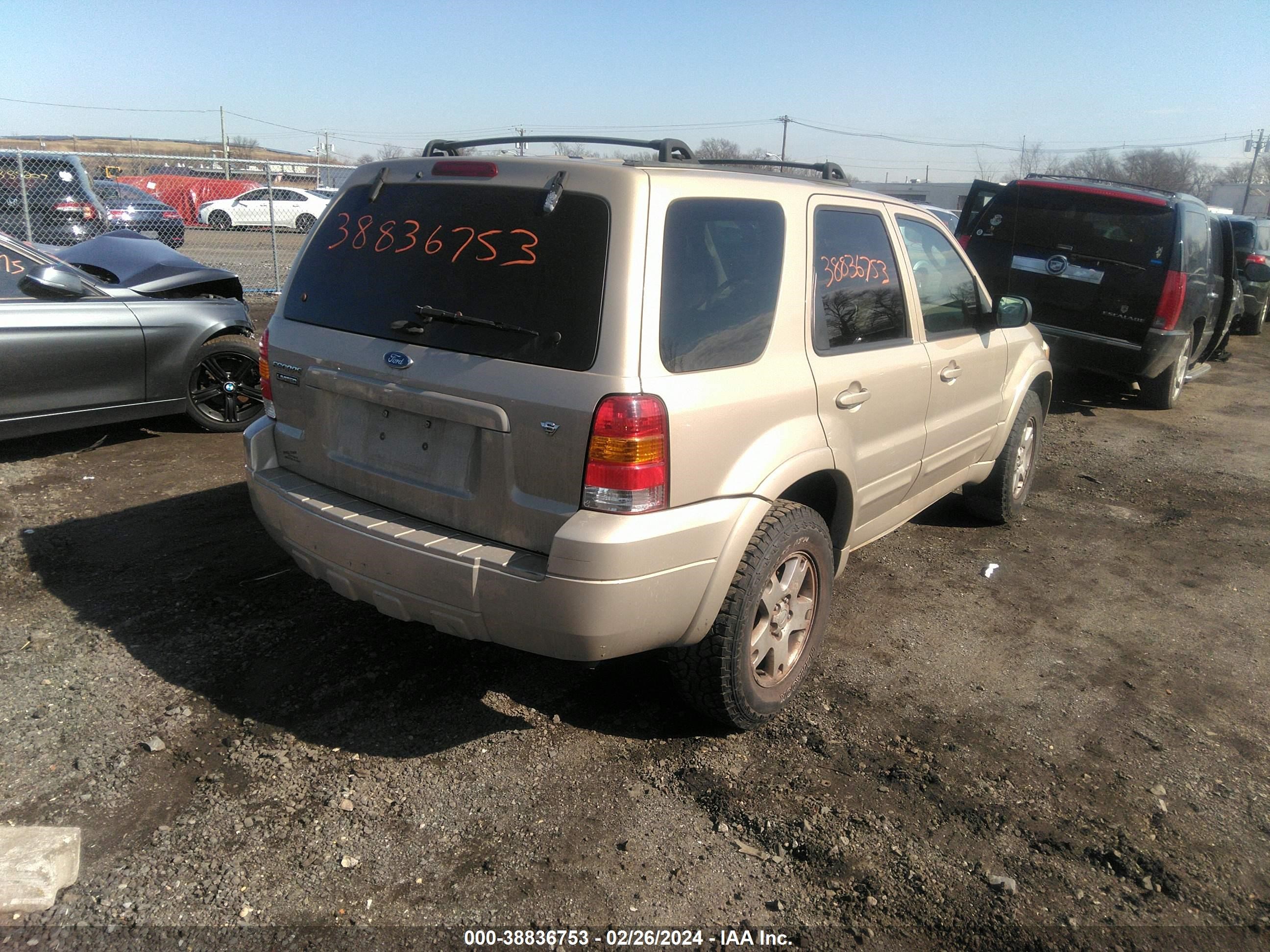 Photo 3 VIN: 1FMCU94117KB25690 - FORD ESCAPE 