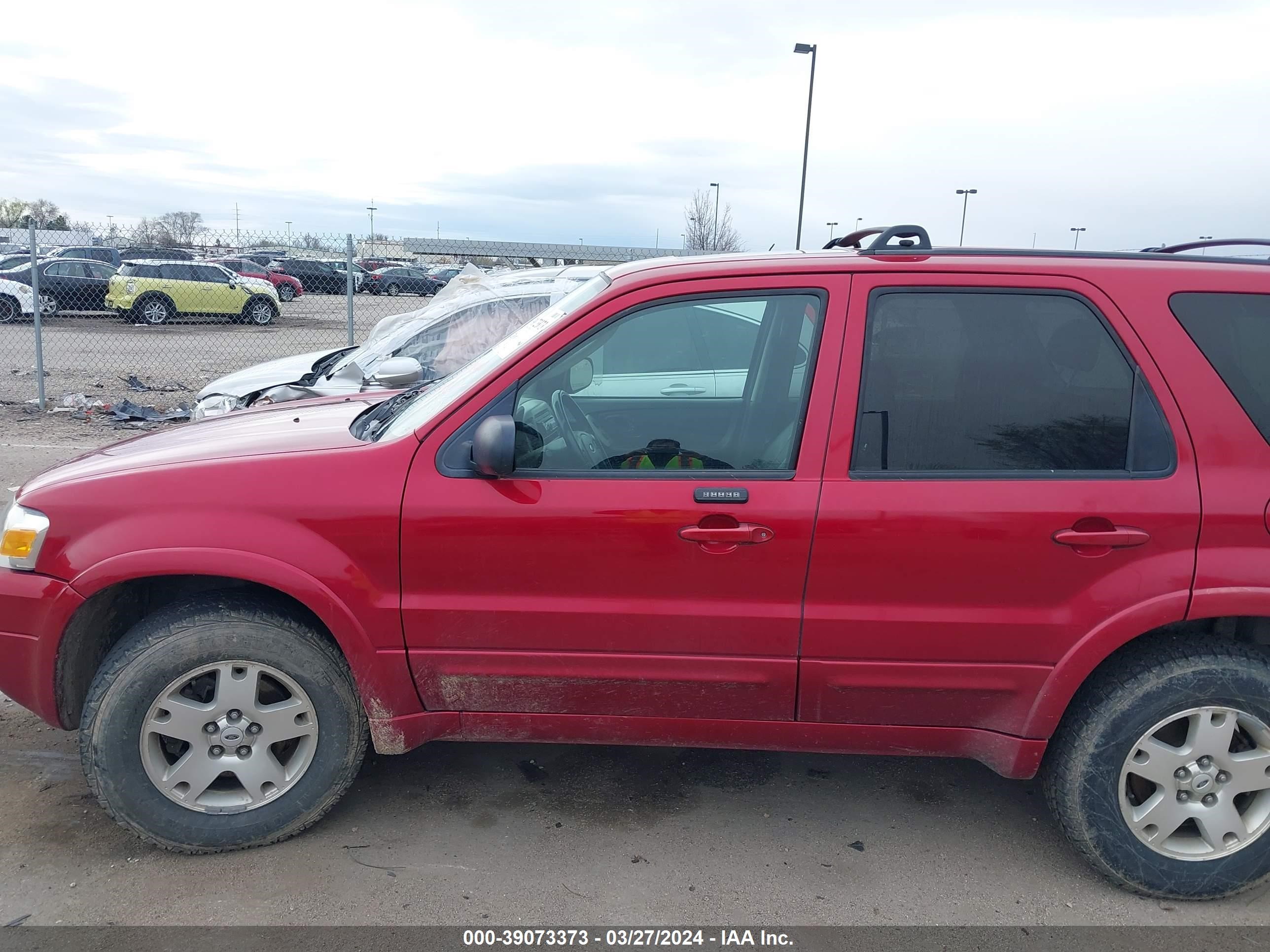 Photo 5 VIN: 1FMCU94136KA85739 - FORD ESCAPE 