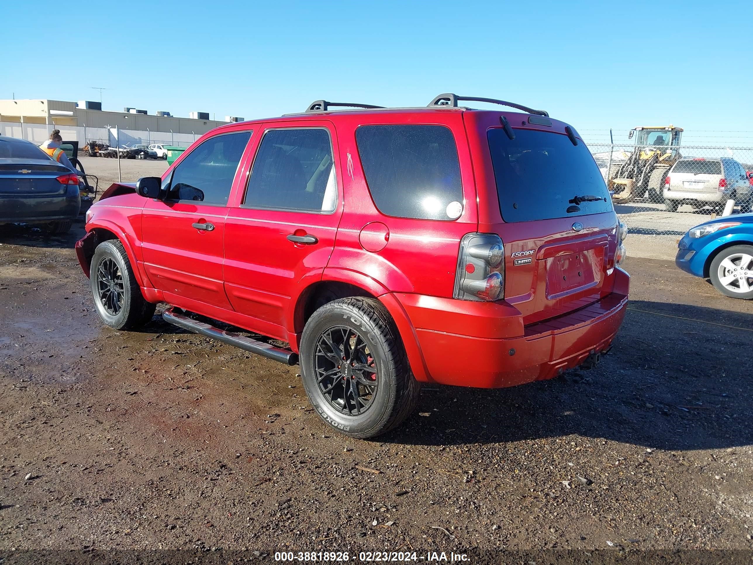 Photo 2 VIN: 1FMCU94145KA15021 - FORD ESCAPE 