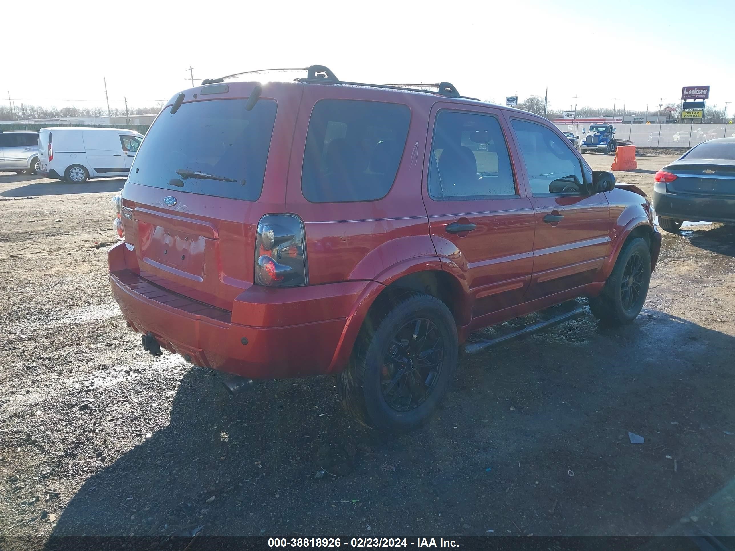 Photo 3 VIN: 1FMCU94145KA15021 - FORD ESCAPE 