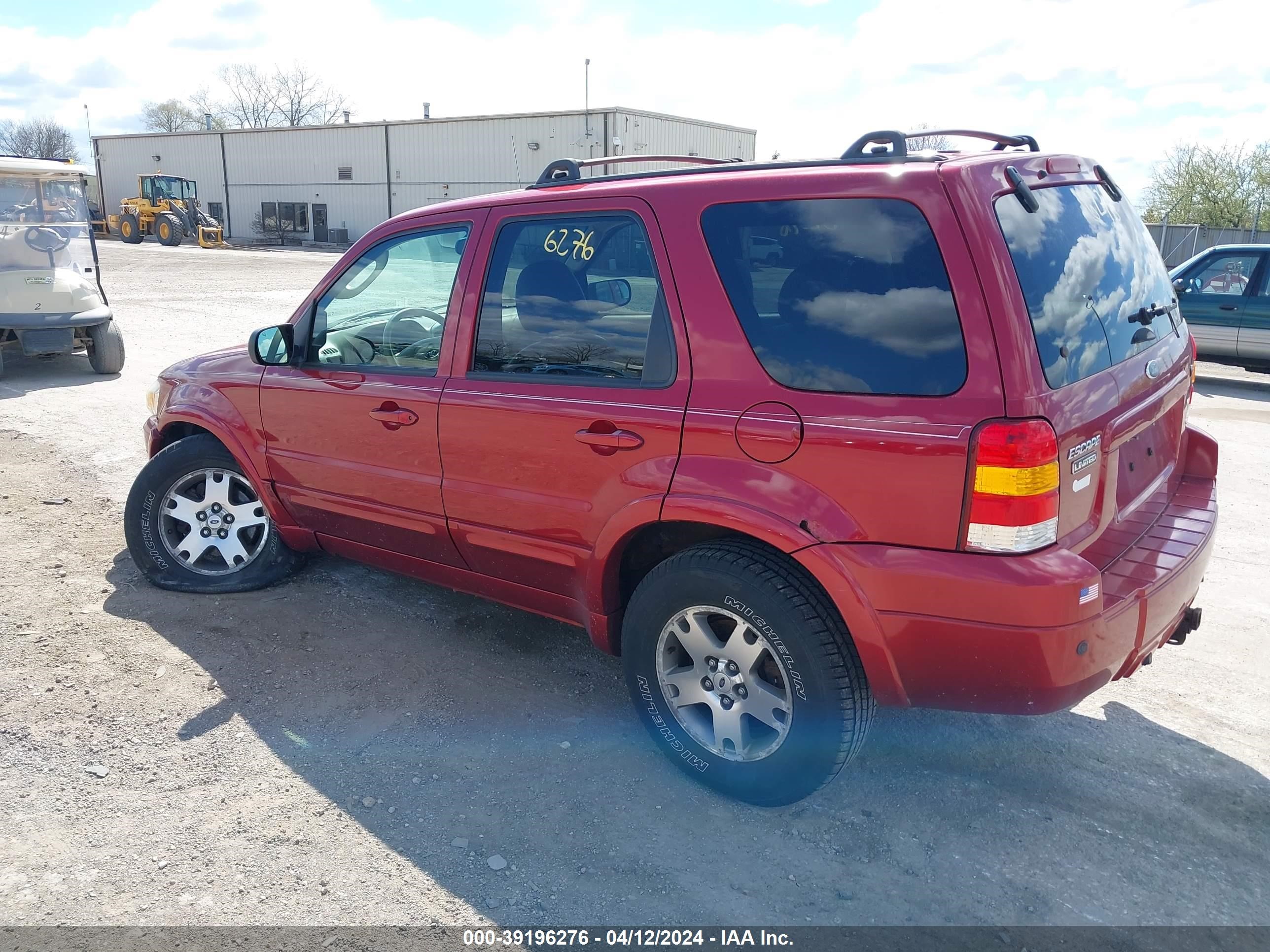 Photo 2 VIN: 1FMCU94165KC71550 - FORD ESCAPE 