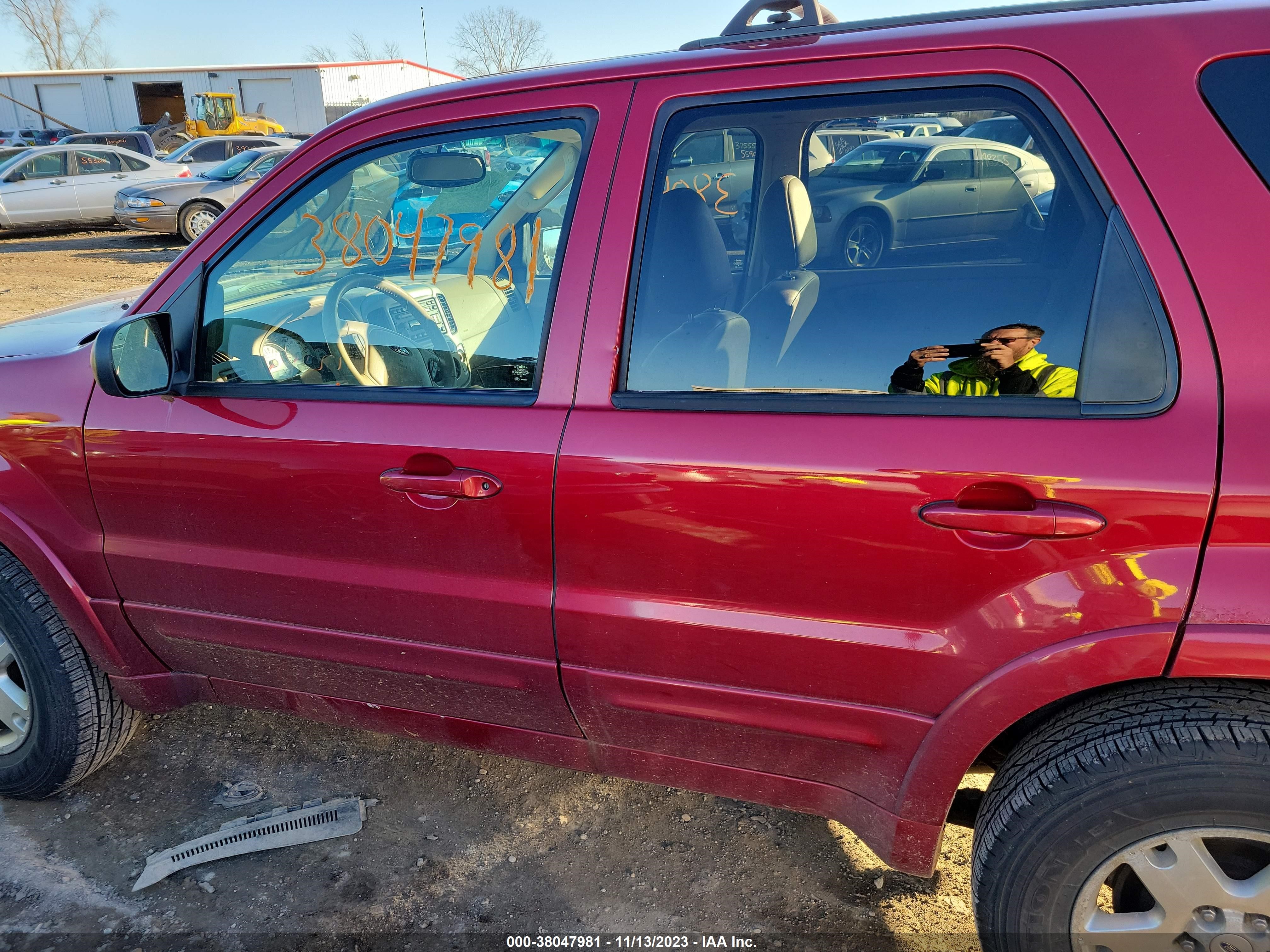 Photo 13 VIN: 1FMCU94176KA69267 - FORD ESCAPE 