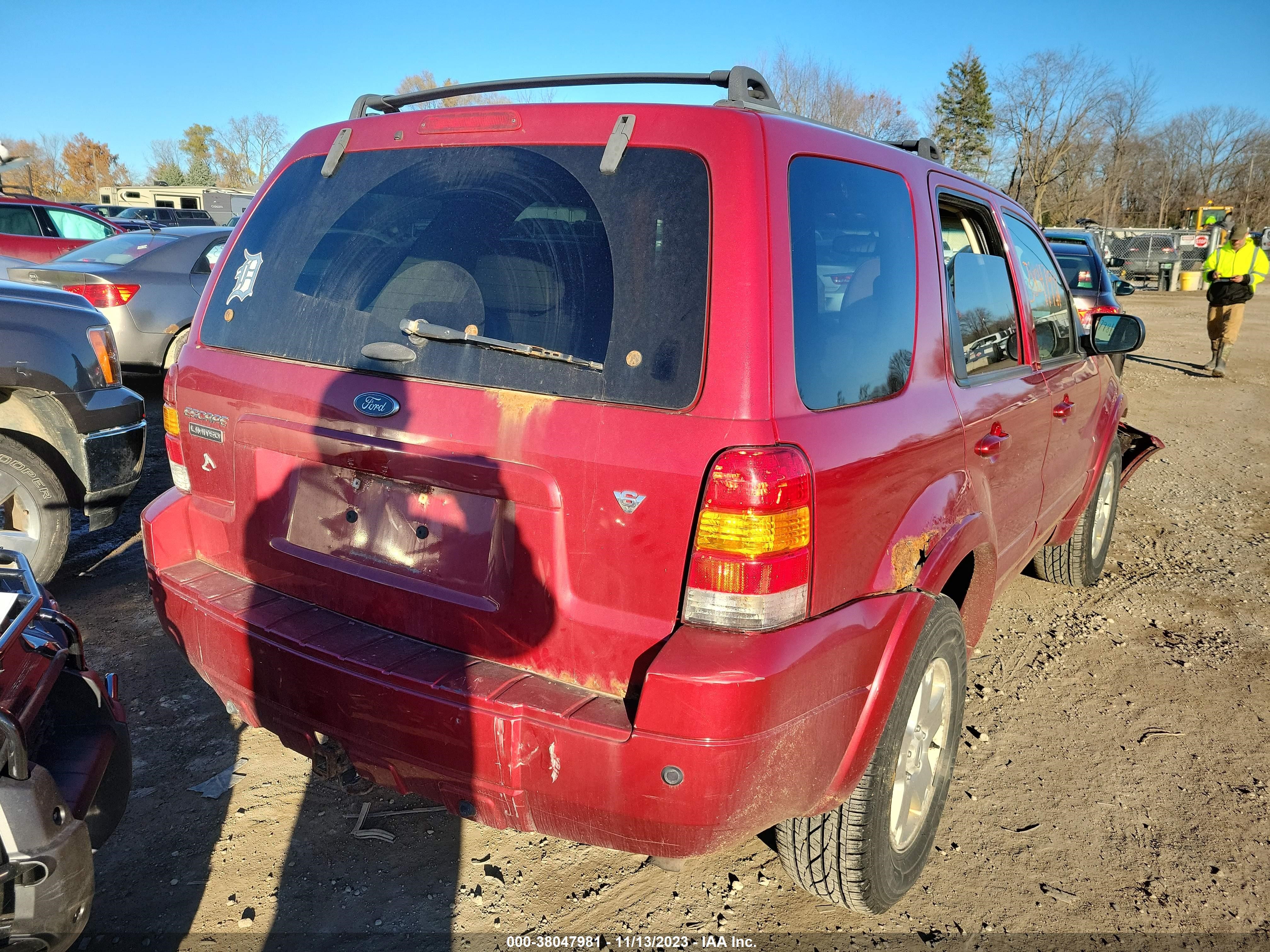 Photo 3 VIN: 1FMCU94176KA69267 - FORD ESCAPE 