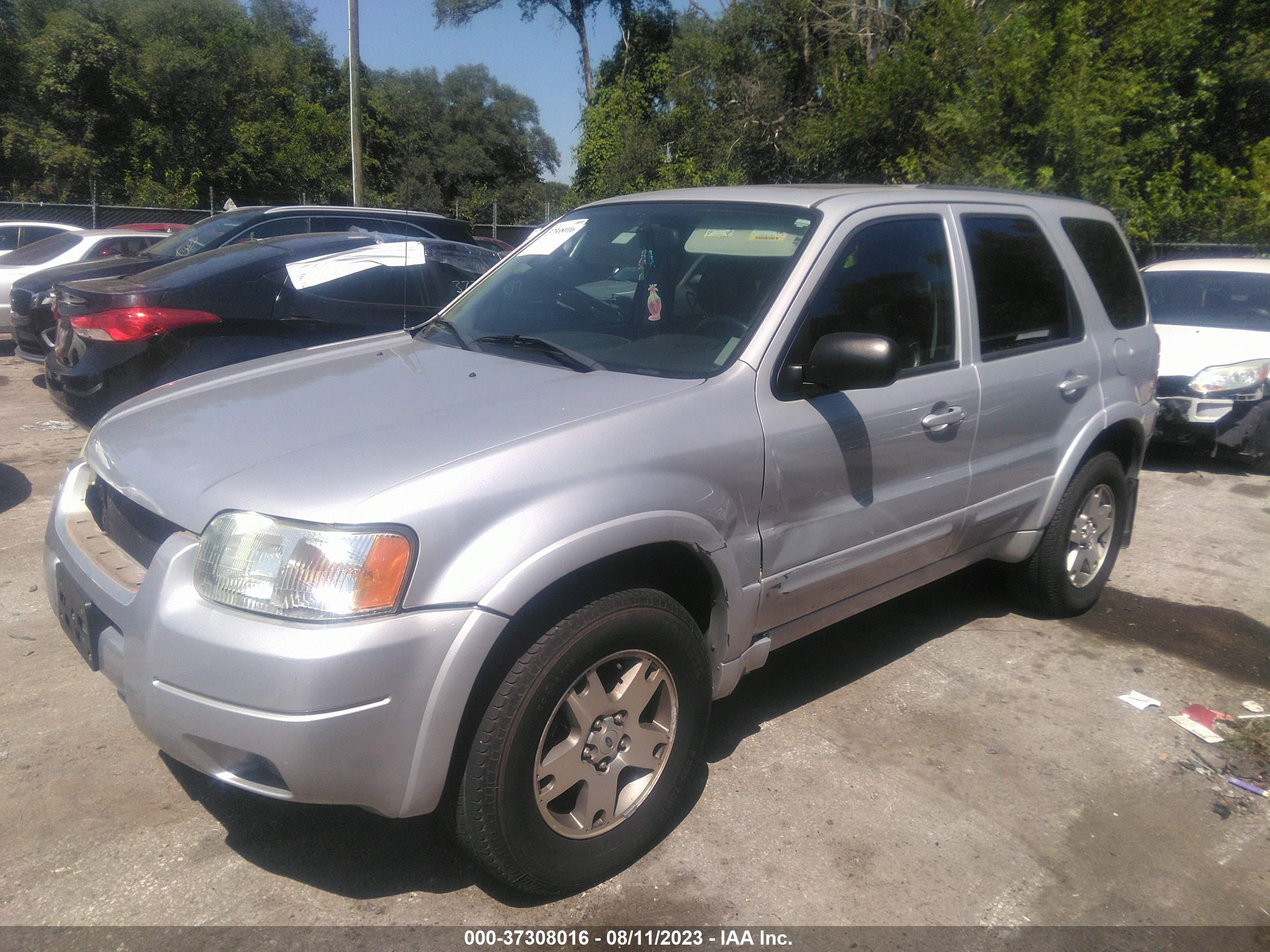 Photo 1 VIN: 1FMCU94183KE11997 - FORD ESCAPE 