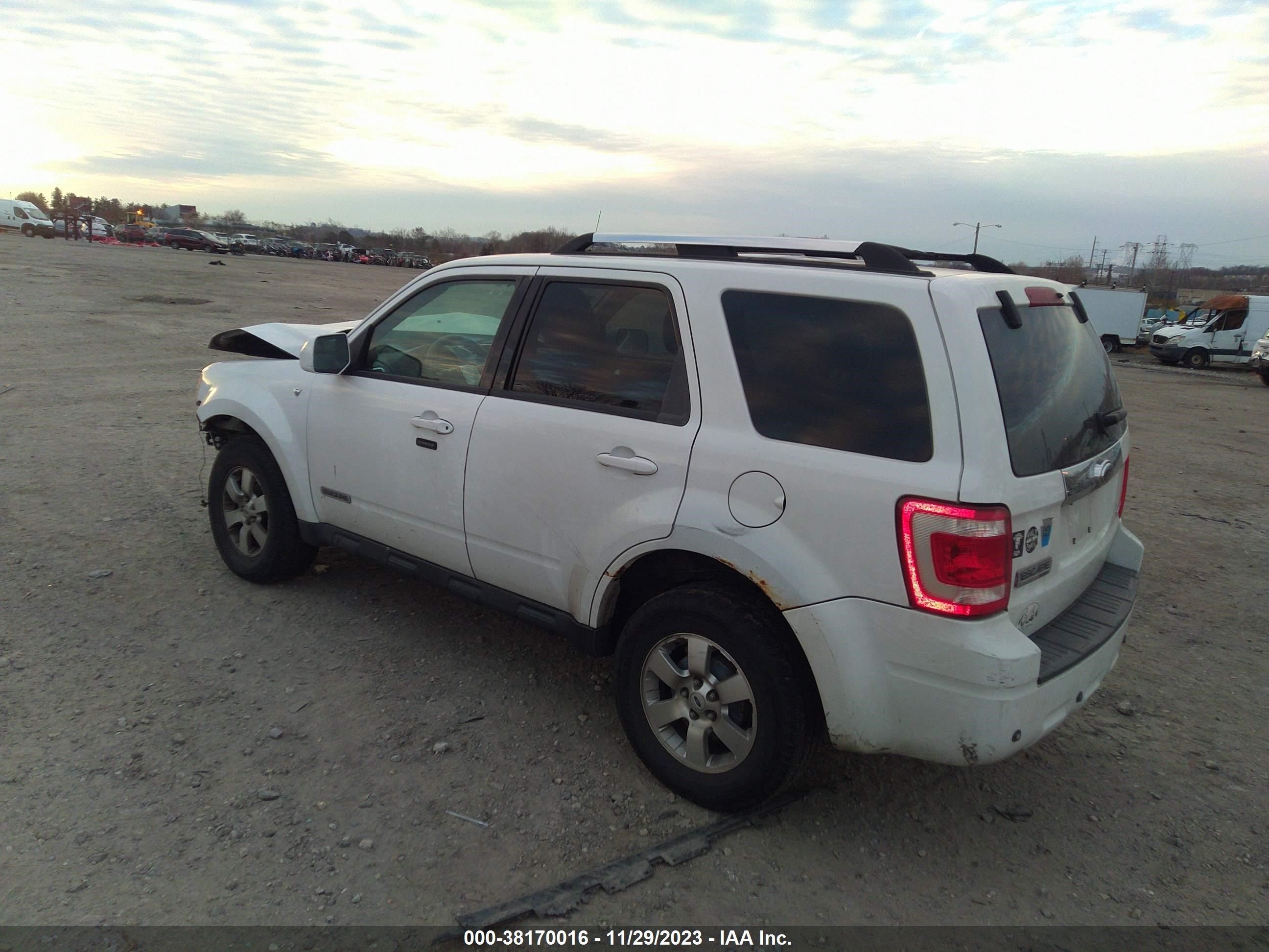 Photo 2 VIN: 1FMCU94188KE11120 - FORD ESCAPE 