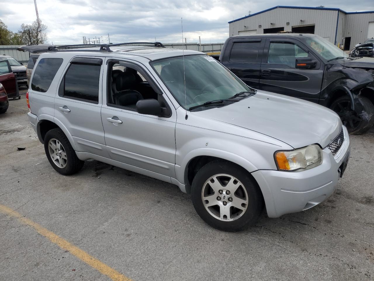 Photo 3 VIN: 1FMCU941X4KA54470 - FORD ESCAPE 