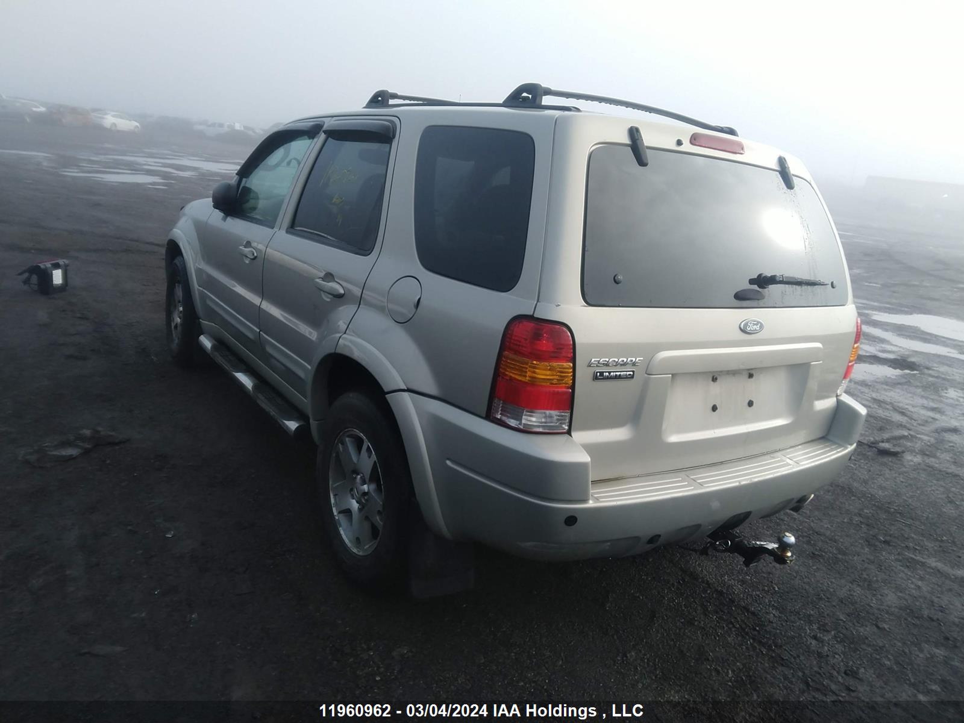 Photo 2 VIN: 1FMCU941X4KB04462 - FORD ESCAPE 