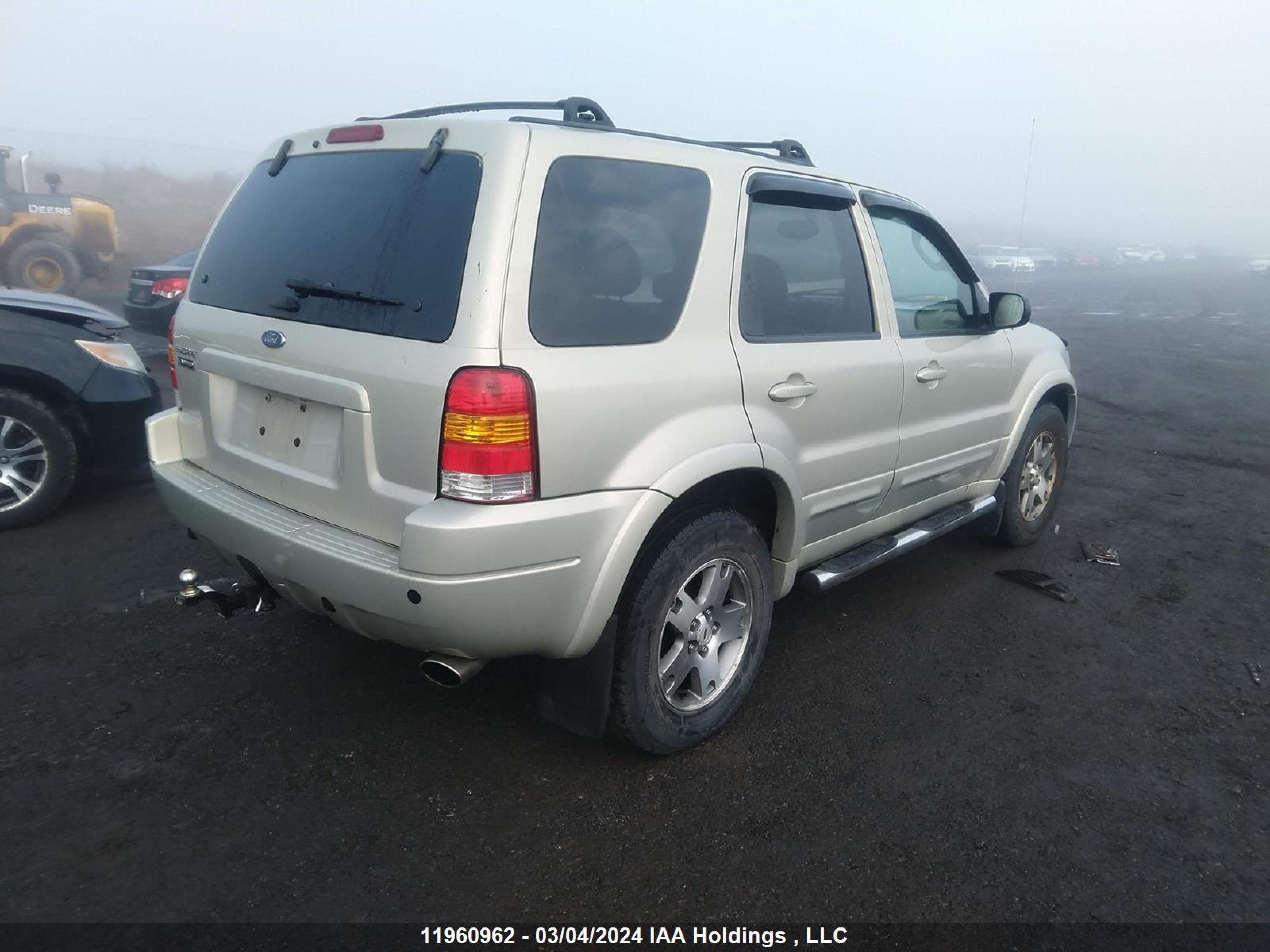 Photo 3 VIN: 1FMCU941X4KB04462 - FORD ESCAPE 