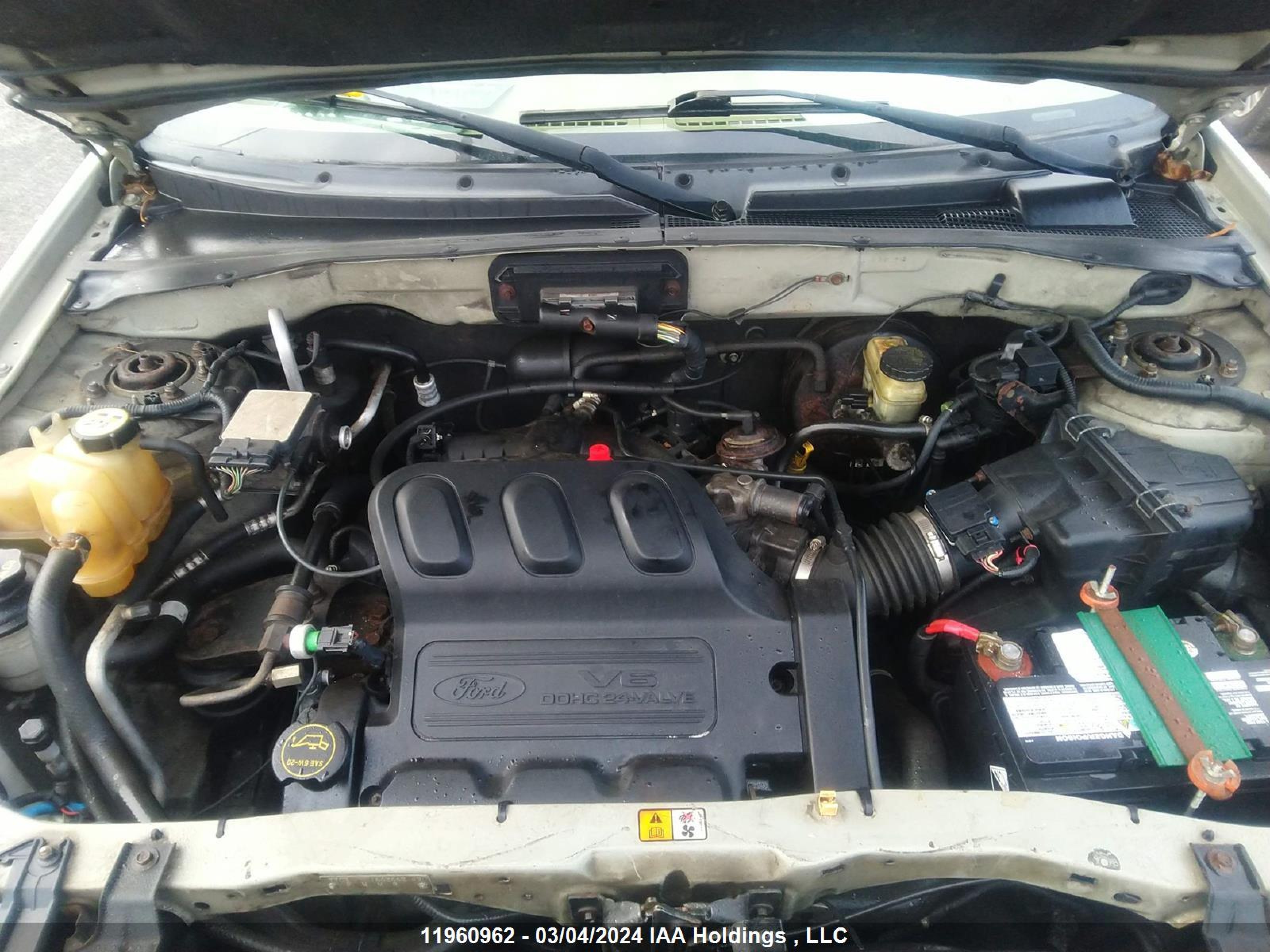 Photo 9 VIN: 1FMCU941X4KB04462 - FORD ESCAPE 