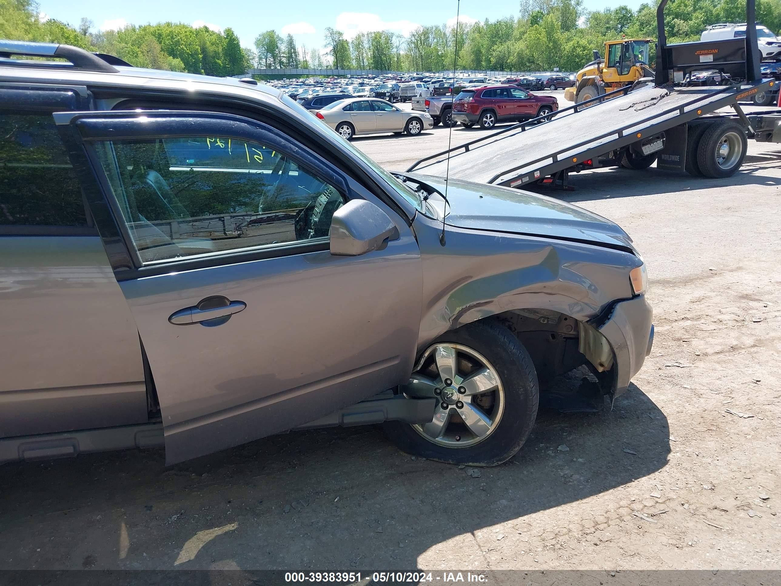 Photo 11 VIN: 1FMCU94G19KA80385 - FORD ESCAPE 