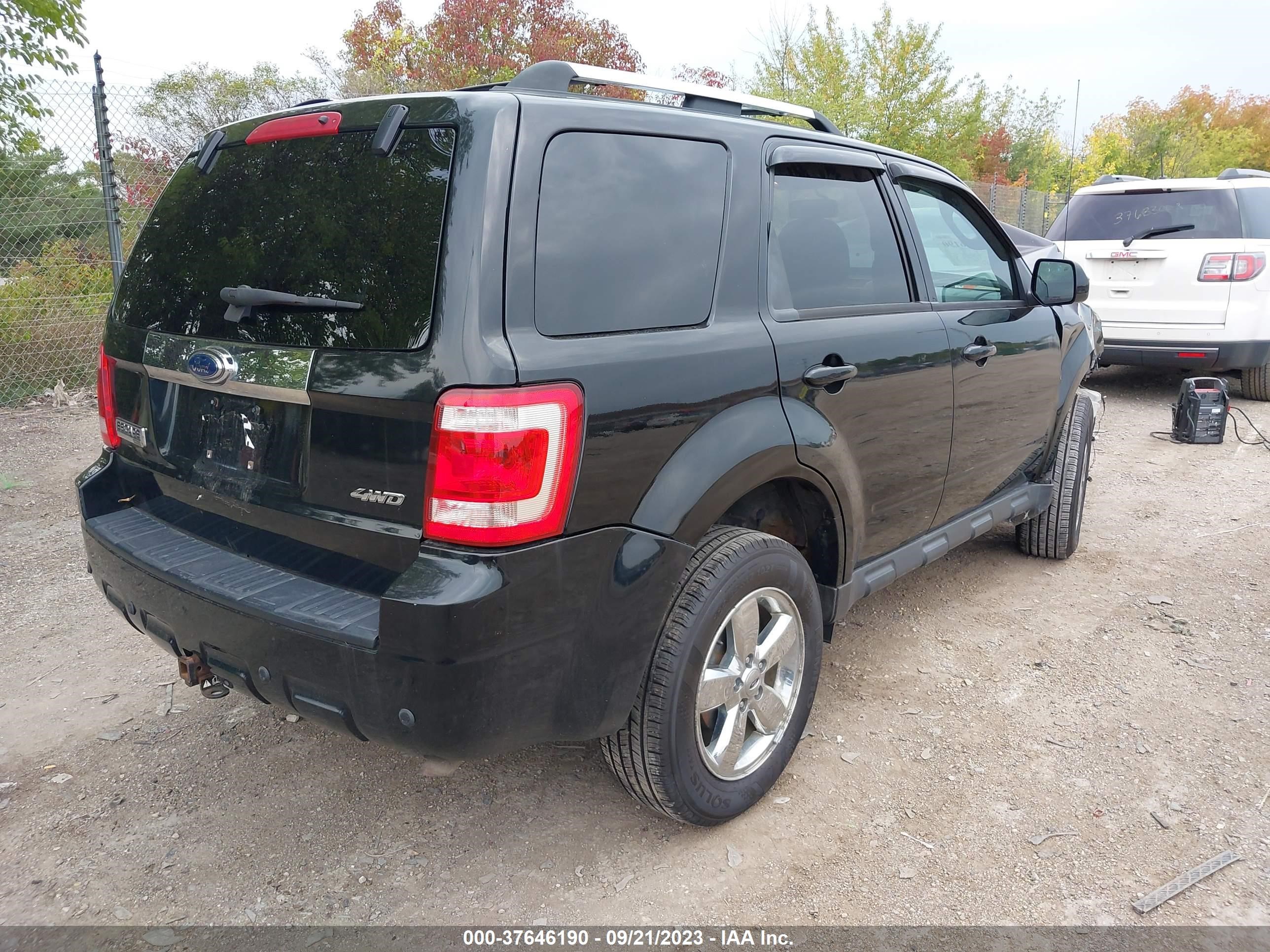 Photo 3 VIN: 1FMCU94G89KA58139 - FORD ESCAPE 