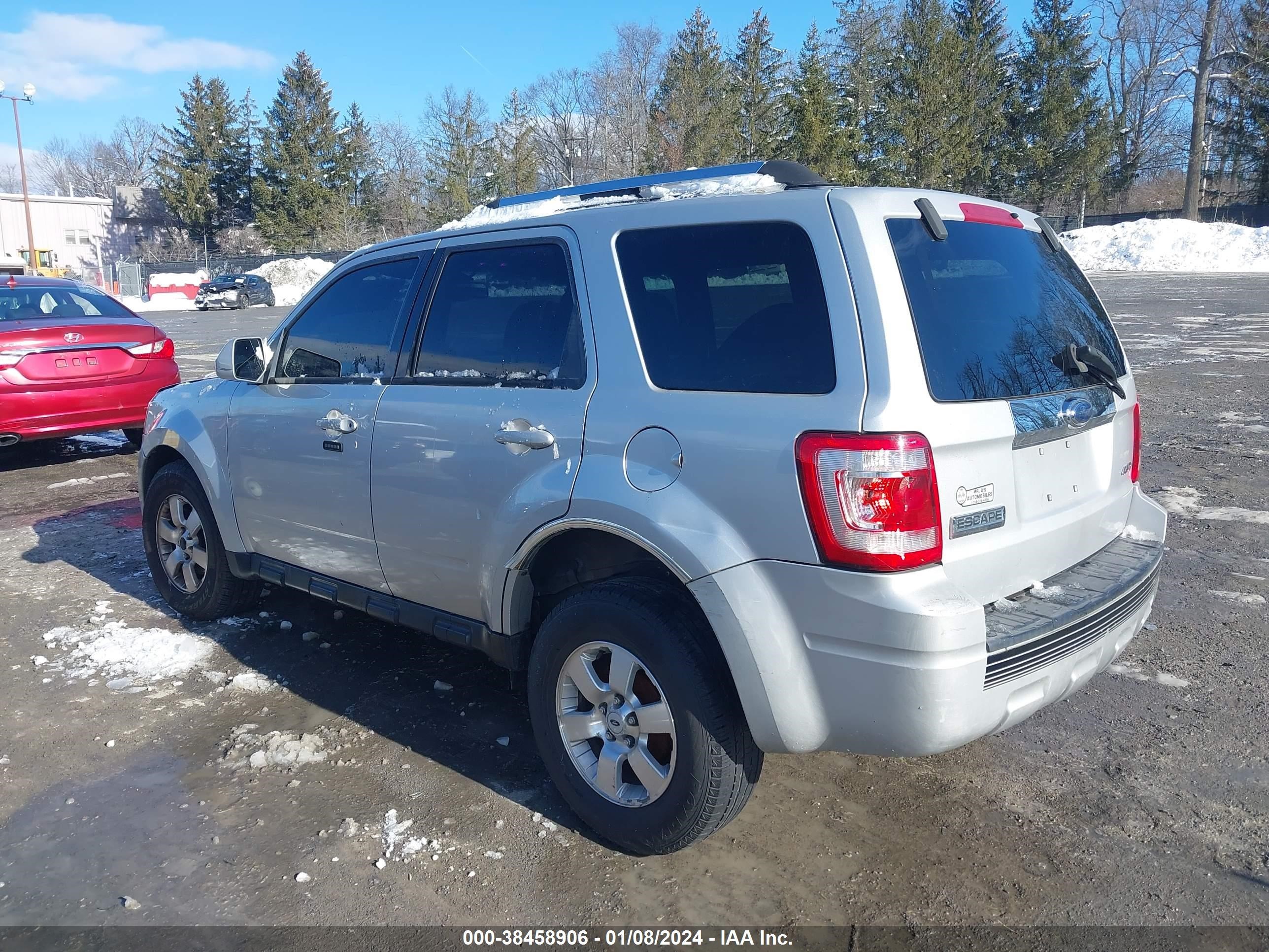 Photo 2 VIN: 1FMCU94GX9KB47307 - FORD ESCAPE 