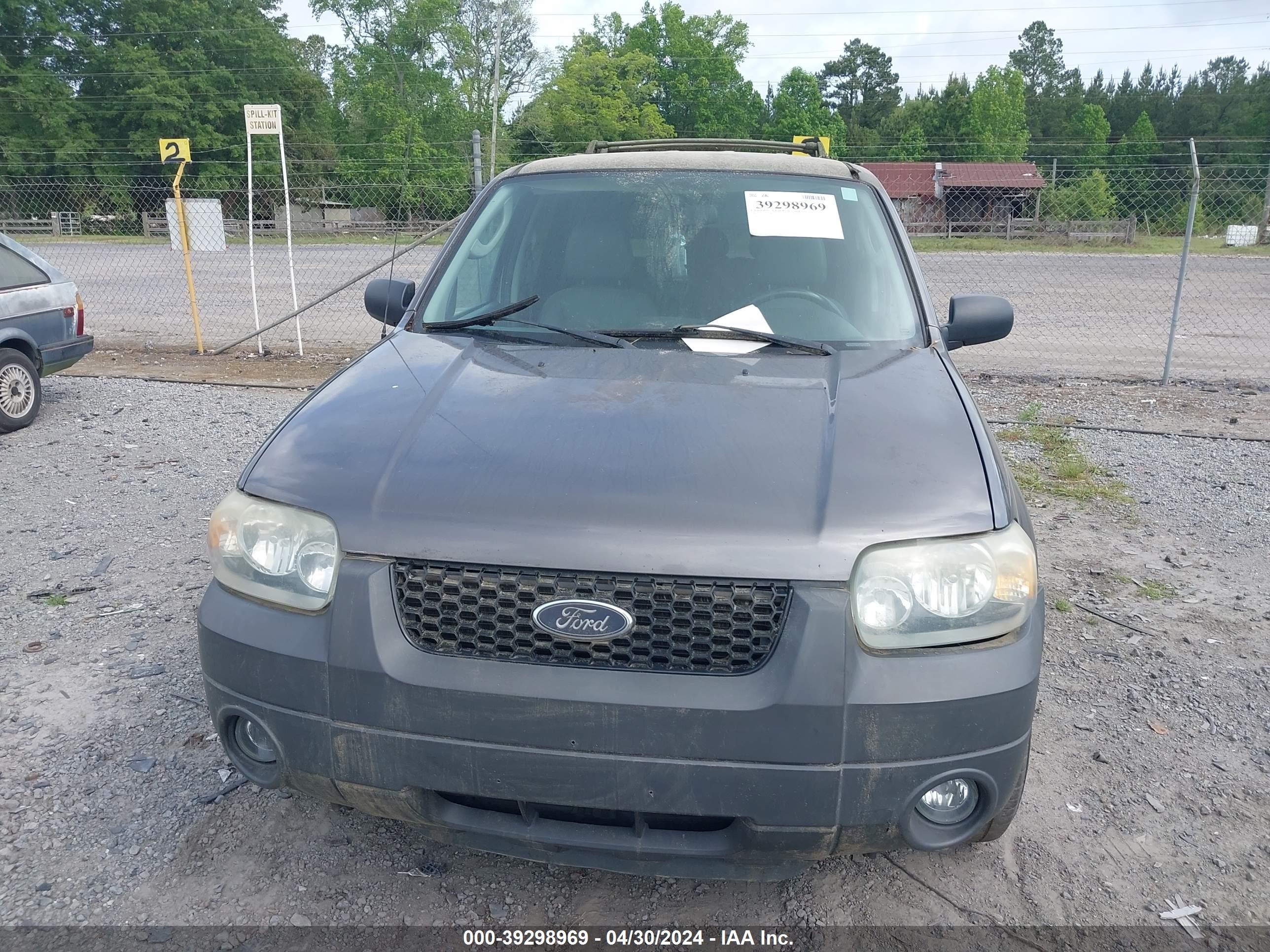 Photo 5 VIN: 1FMCU95H45KE18220 - FORD ESCAPE 