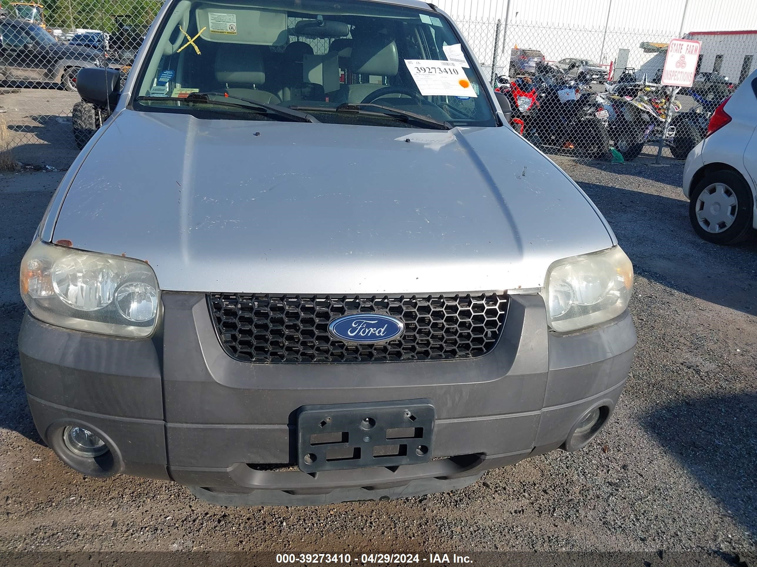 Photo 5 VIN: 1FMCU95H55KC07236 - FORD ESCAPE 