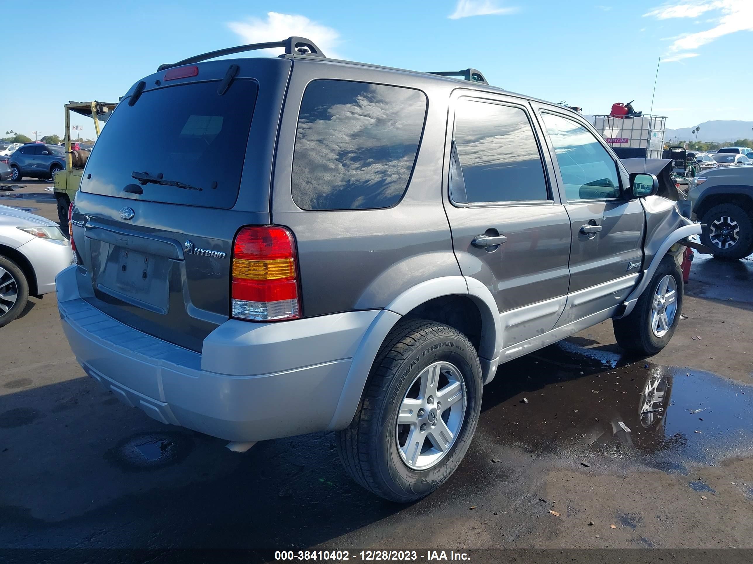 Photo 3 VIN: 1FMCU95H86KD37237 - FORD ESCAPE 