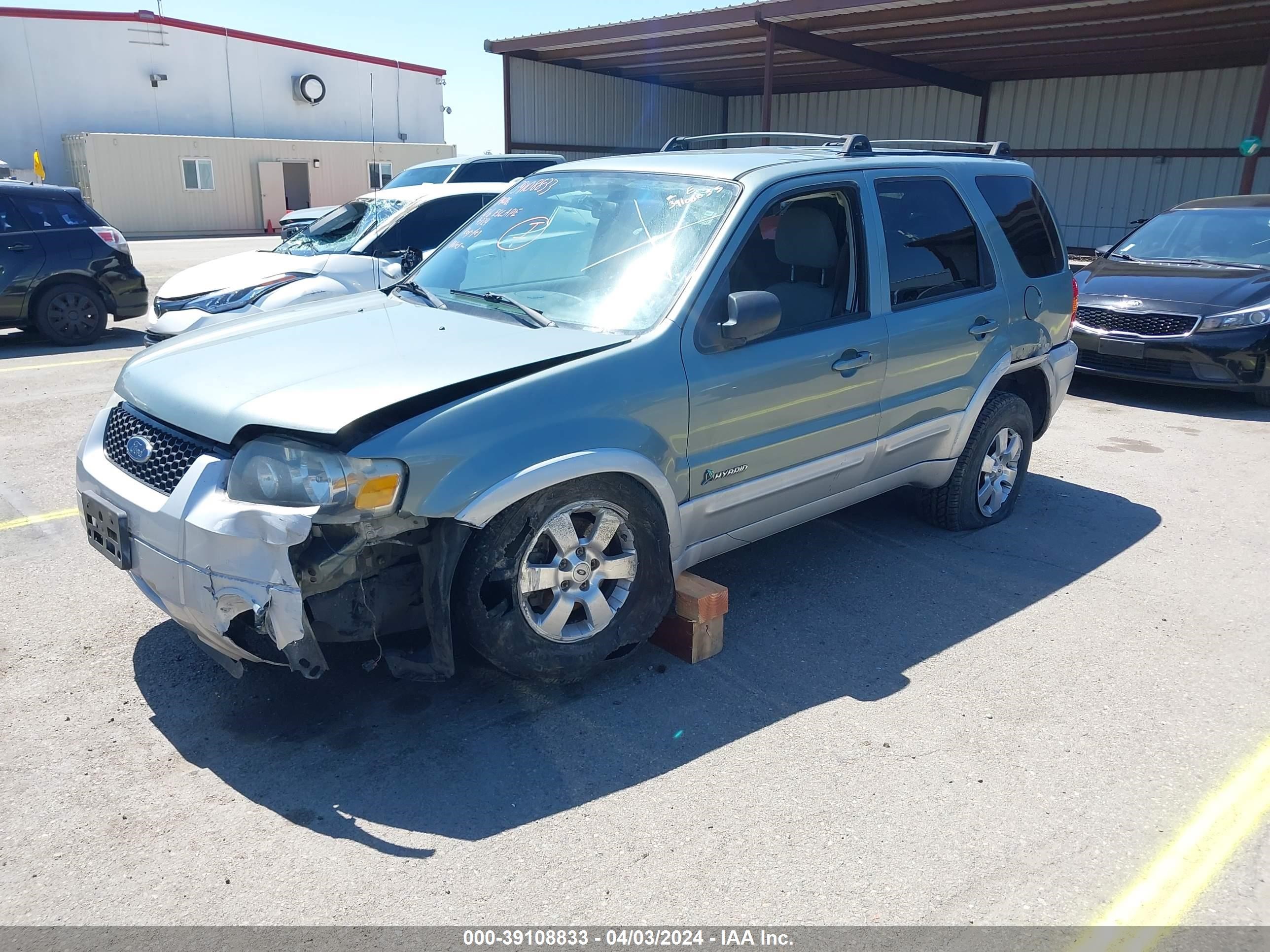 Photo 1 VIN: 1FMCU96H26KA43136 - FORD ESCAPE 