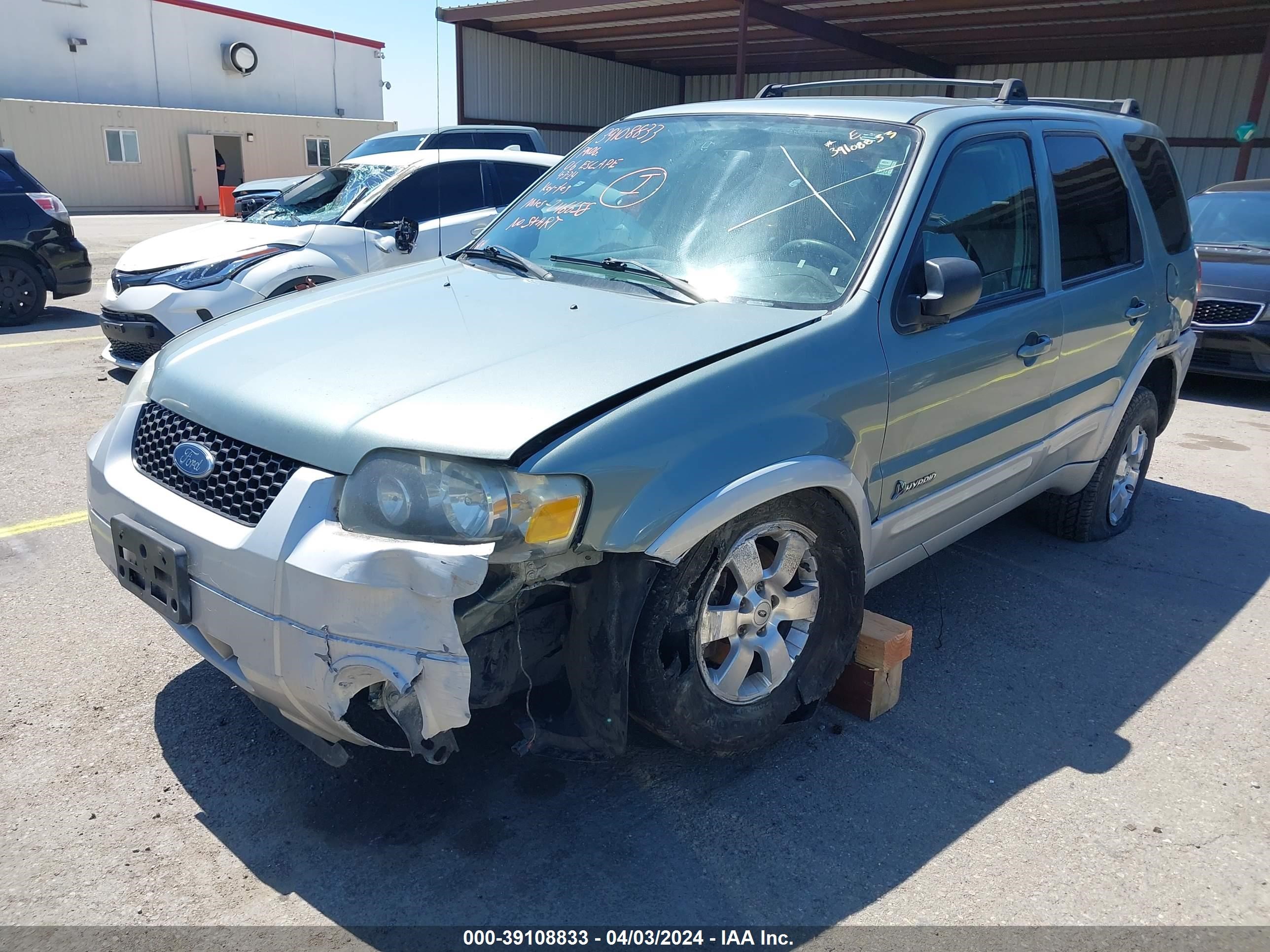 Photo 5 VIN: 1FMCU96H26KA43136 - FORD ESCAPE 