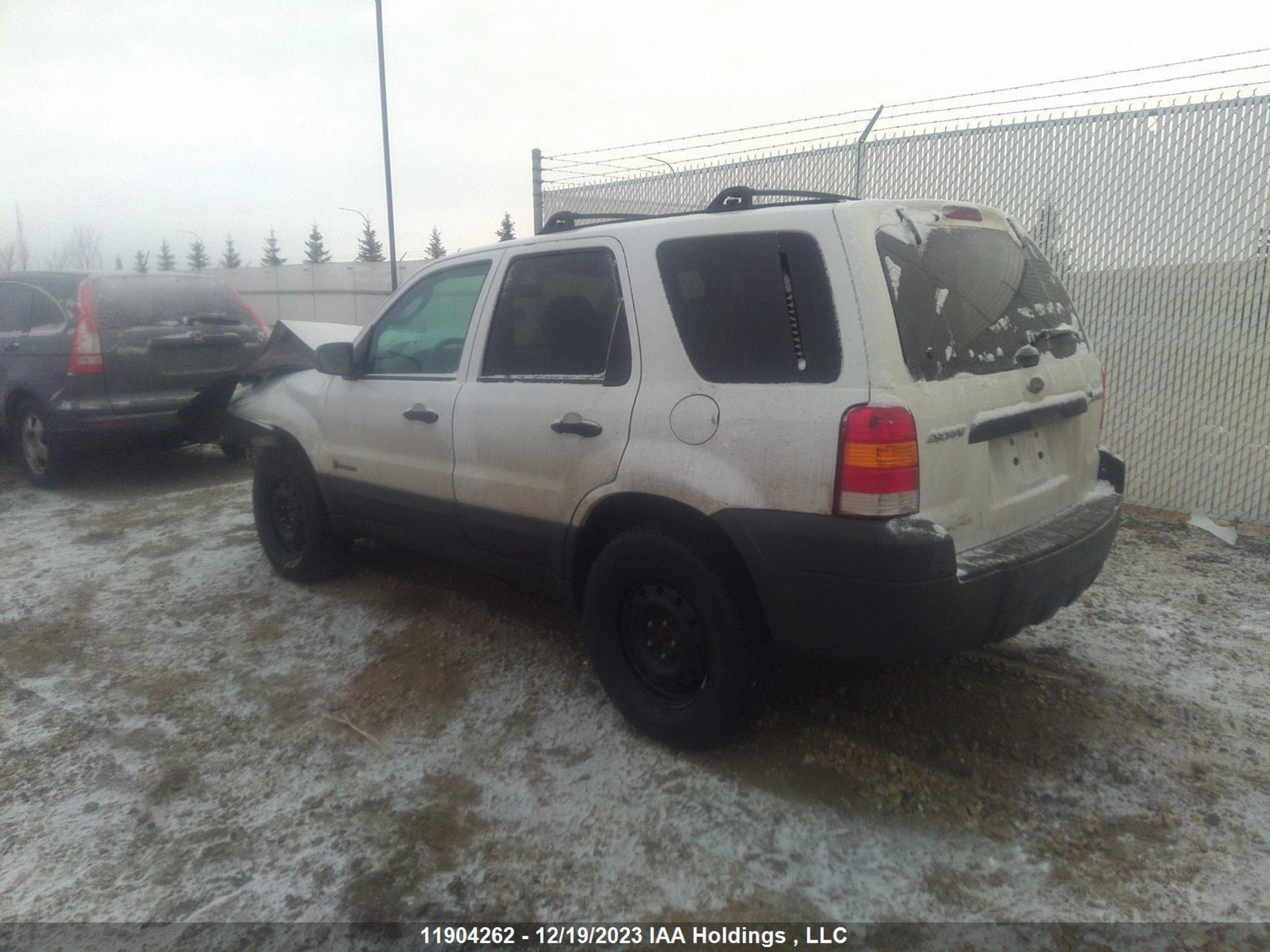 Photo 2 VIN: 1FMCU96H86KC50596 - FORD ESCAPE 