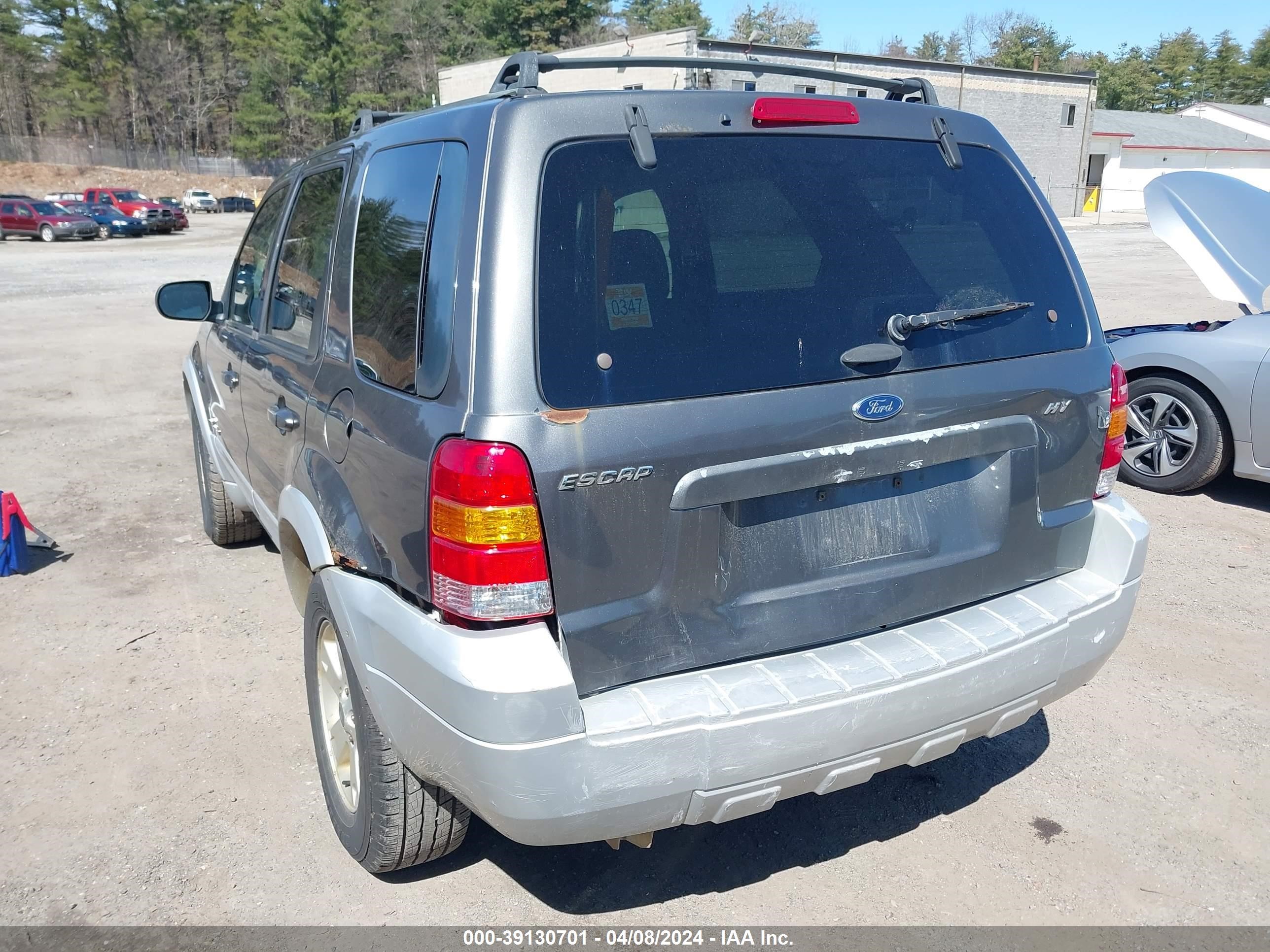 Photo 2 VIN: 1FMCU96H95KE24660 - FORD ESCAPE 