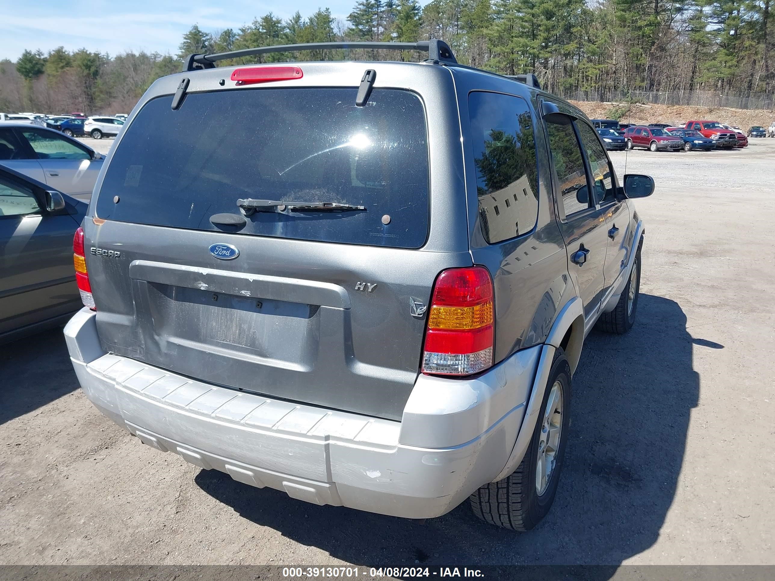 Photo 3 VIN: 1FMCU96H95KE24660 - FORD ESCAPE 