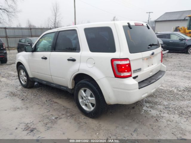 Photo 2 VIN: 1FMCU9C73BKC49992 - FORD ESCAPE 