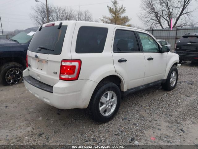 Photo 3 VIN: 1FMCU9C73BKC49992 - FORD ESCAPE 