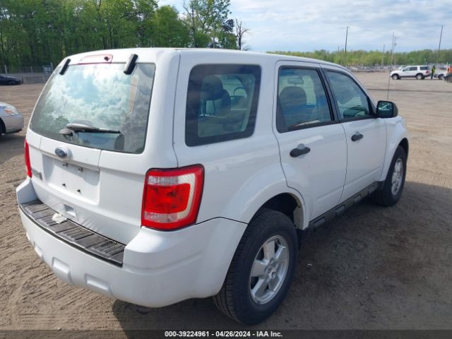 Photo 3 VIN: 1FMCU9C74BKB47178 - FORD ESCAPE 