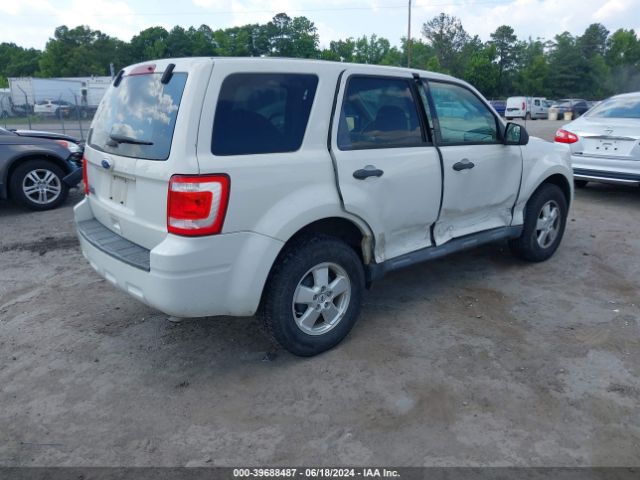 Photo 3 VIN: 1FMCU9C75BKB15565 - FORD ESCAPE 