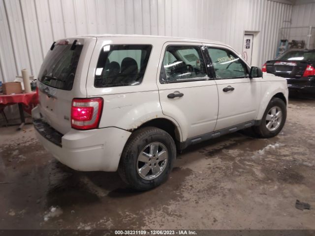 Photo 3 VIN: 1FMCU9C75CKA85372 - FORD ESCAPE 