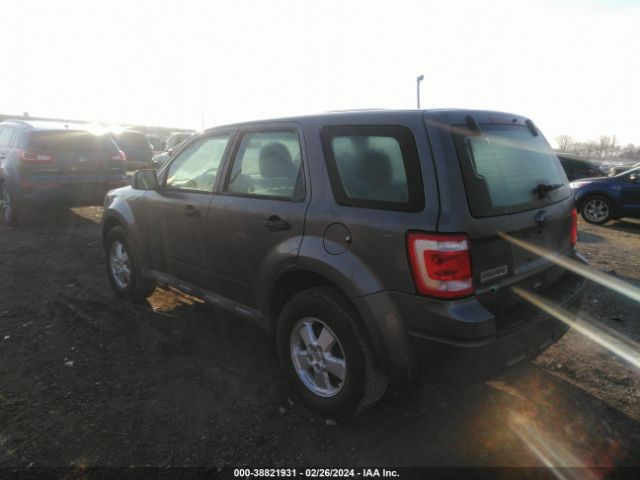 Photo 2 VIN: 1FMCU9C76AKB96249 - FORD ESCAPE 