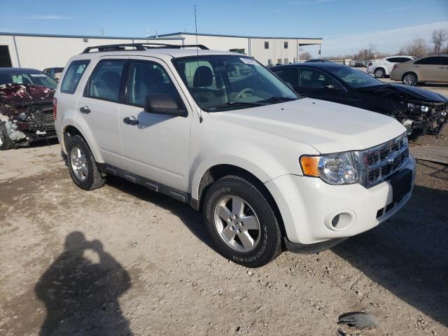 Photo 3 VIN: 1FMCU9C76CKA07120 - FORD ESCAPE XLS 