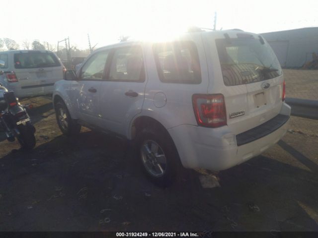 Photo 2 VIN: 1FMCU9C77AKB96065 - FORD ESCAPE 