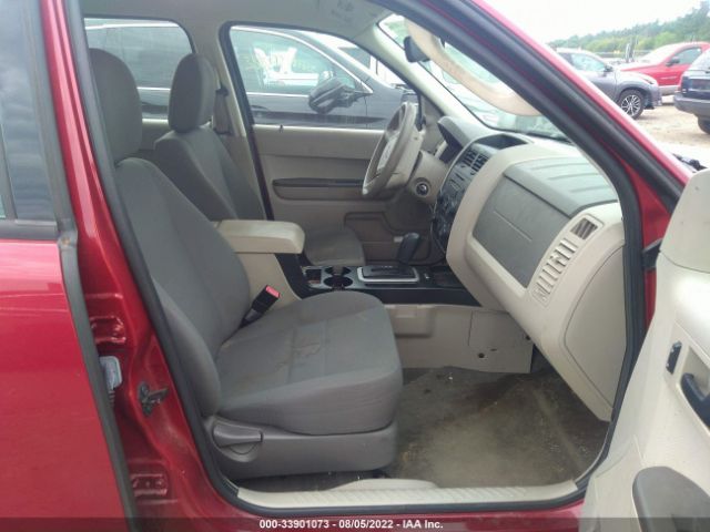 Photo 4 VIN: 1FMCU9C78BKB88008 - FORD ESCAPE 