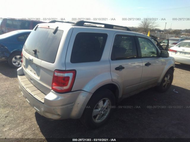 Photo 3 VIN: 1FMCU9C7XAKC85239 - FORD ESCAPE 