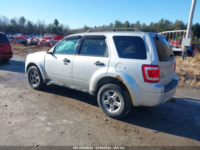 Photo 2 VIN: 1FMCU9D70BKA18417 - FORD ESCAPE 