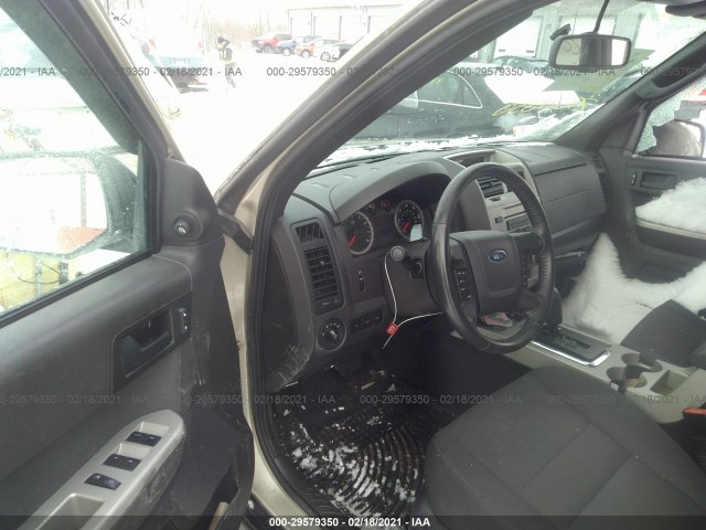 Photo 4 VIN: 1FMCU9D70BKB11938 - FORD ESCAPE 