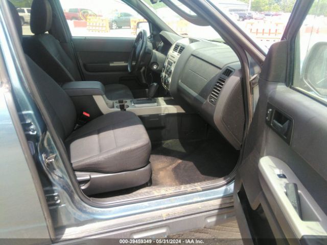 Photo 4 VIN: 1FMCU9D70BKB71475 - FORD ESCAPE 