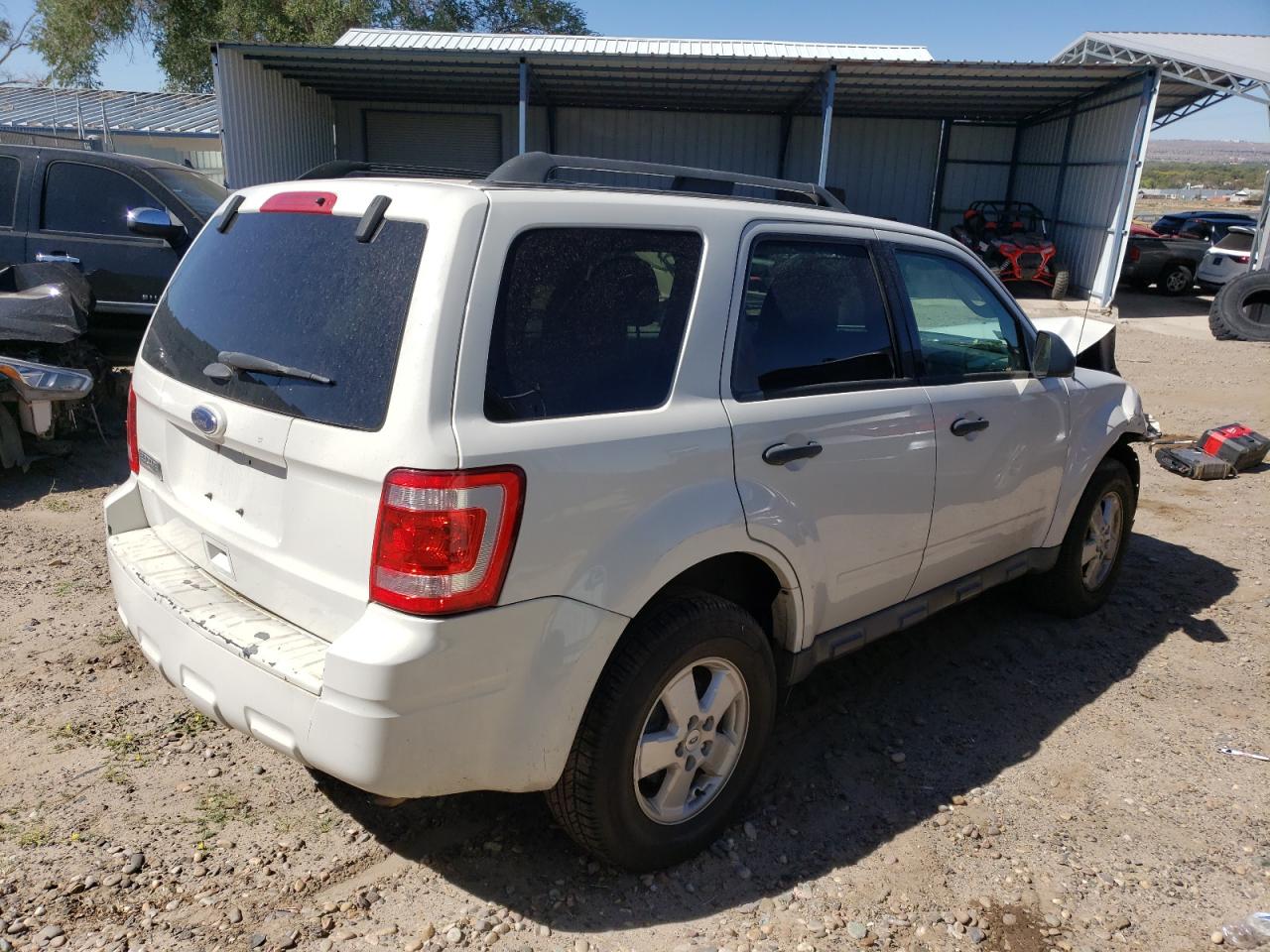 Photo 2 VIN: 1FMCU9D70BKC38429 - FORD ESCAPE 