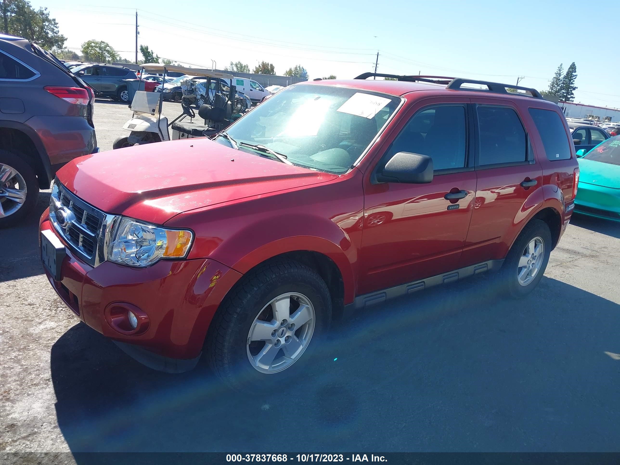 Photo 1 VIN: 1FMCU9D71CKB56209 - FORD ESCAPE 