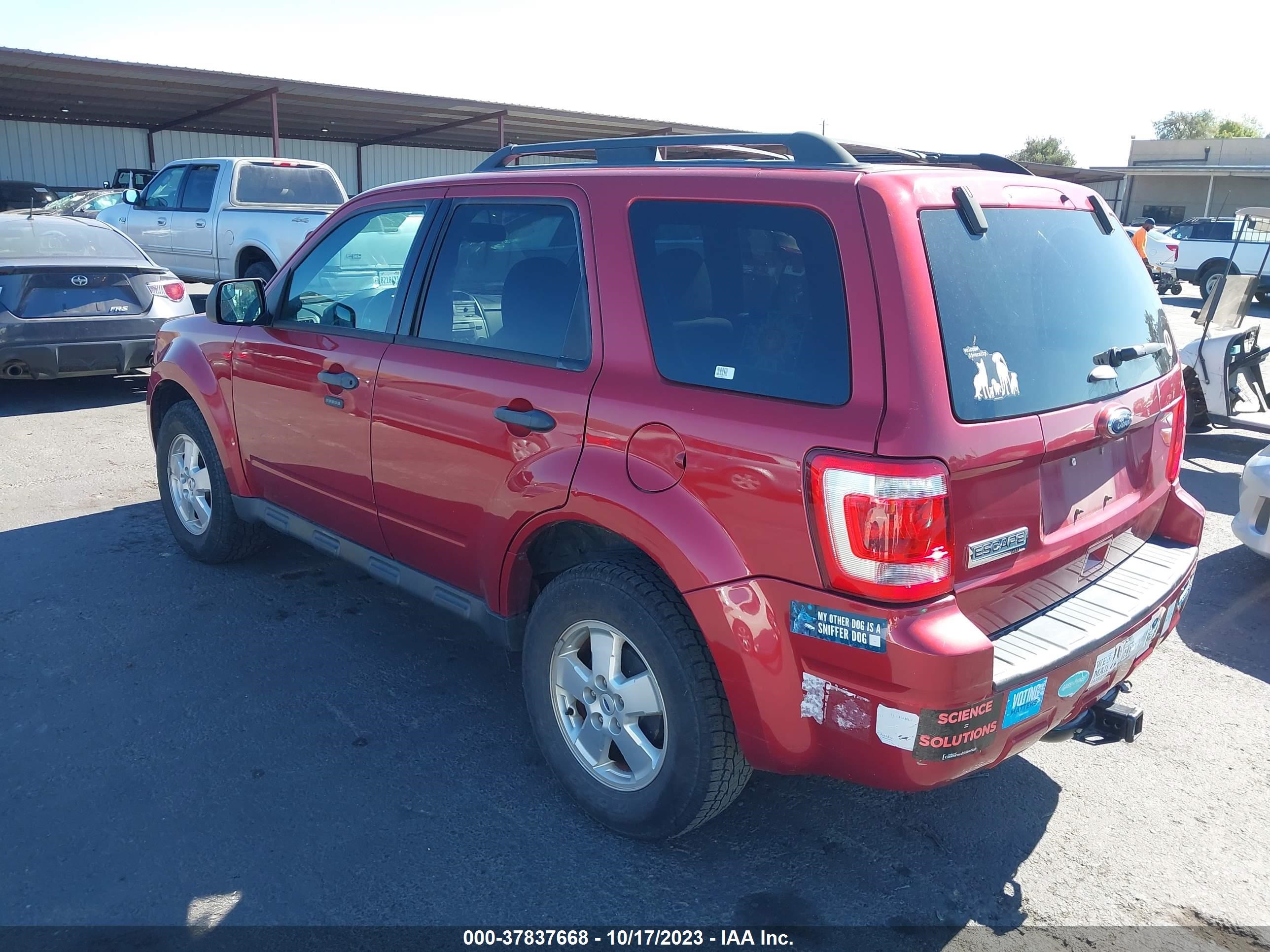 Photo 2 VIN: 1FMCU9D71CKB56209 - FORD ESCAPE 