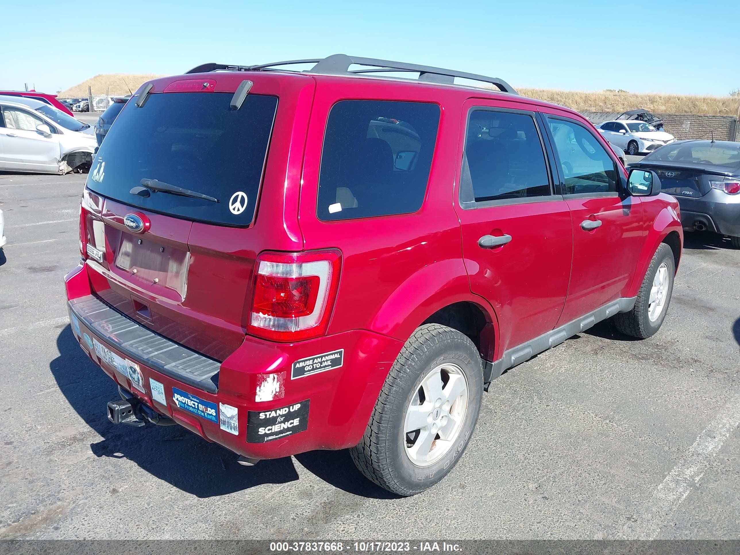 Photo 3 VIN: 1FMCU9D71CKB56209 - FORD ESCAPE 