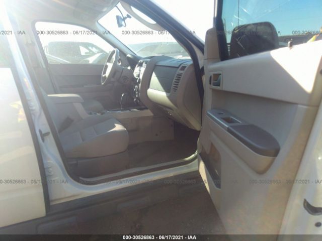 Photo 4 VIN: 1FMCU9D71CKC79136 - FORD ESCAPE 