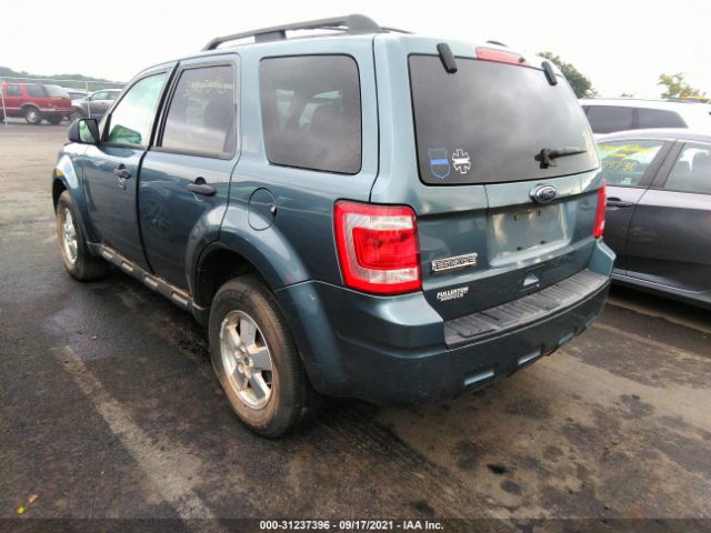 Photo 2 VIN: 1FMCU9D72AKB63358 - FORD ESCAPE 