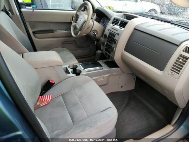 Photo 4 VIN: 1FMCU9D72AKB63358 - FORD ESCAPE 