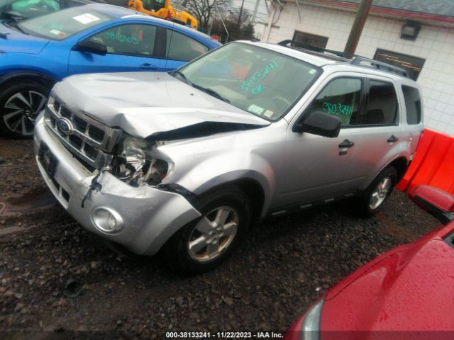 Photo 1 VIN: 1FMCU9D72AKC14616 - FORD ESCAPE 