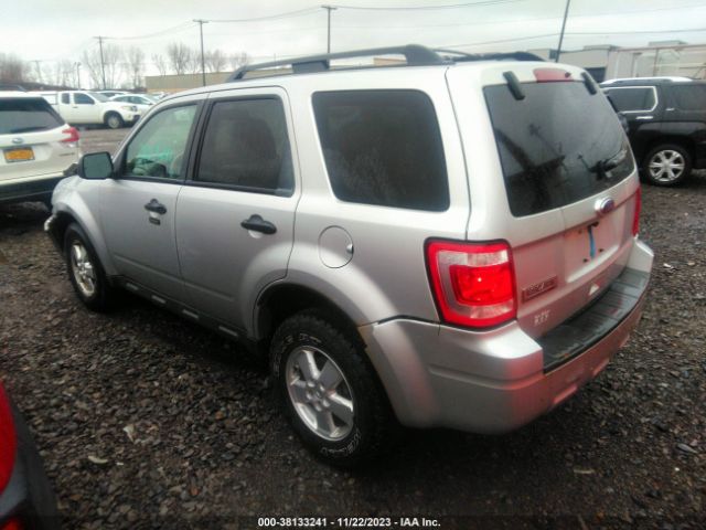 Photo 2 VIN: 1FMCU9D72AKC14616 - FORD ESCAPE 